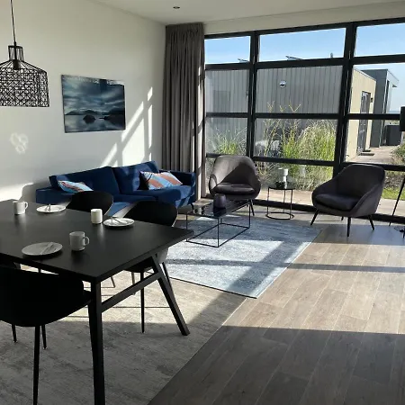 Enkhuizer Hafenplaetzchen Mit Zaun Haus Nr 244 * Enkhuizen