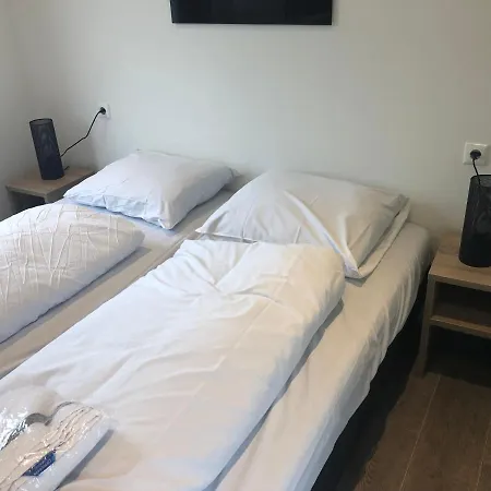 Enkhuizer Hafenplaetzchen Mit Zaun Haus Nr 244 Hébergement de vacances Enkhuizen