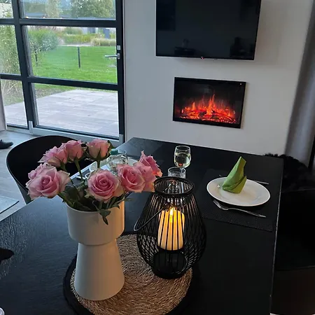 Enkhuizer Hafenplaetzchen Mit Zaun Haus Nr 244 *